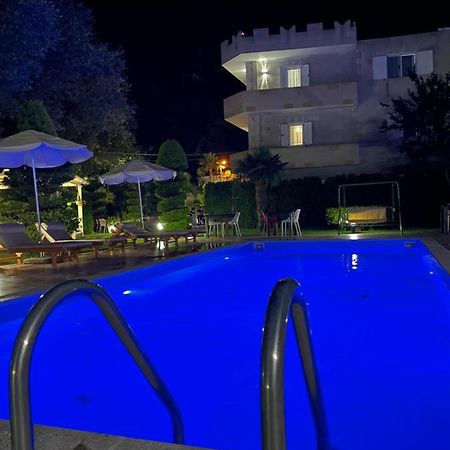 Vila Florika Hotel บอร์ช ภายนอก รูปภาพ