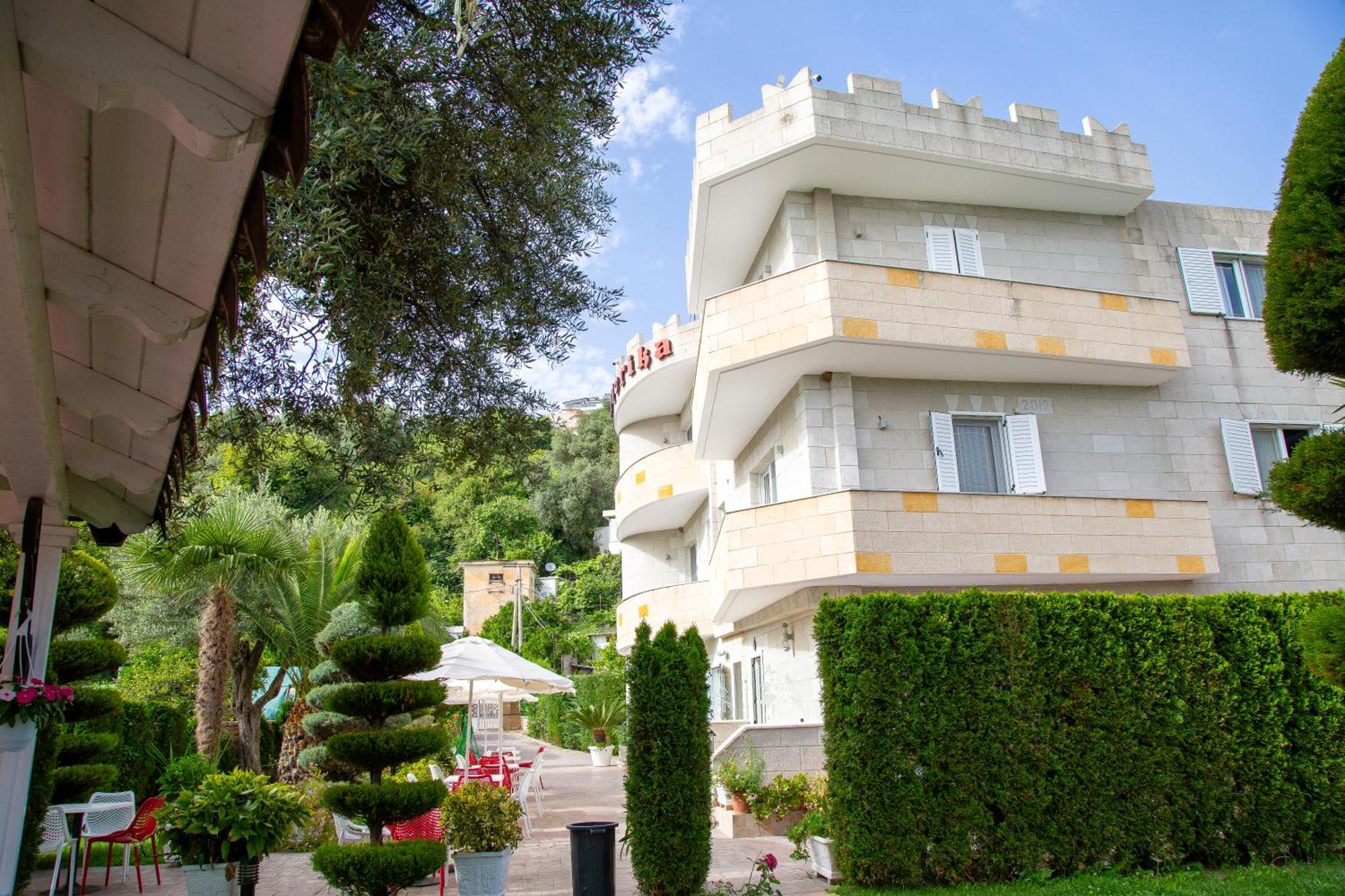 Vila Florika Hotel บอร์ช ภายนอก รูปภาพ