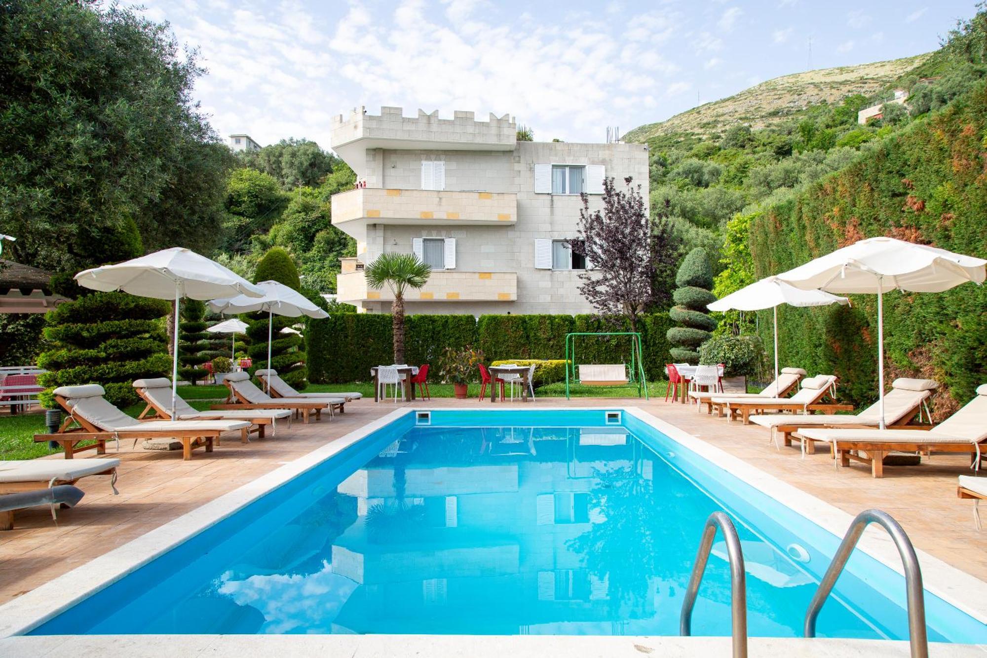 Vila Florika Hotel บอร์ช ภายนอก รูปภาพ