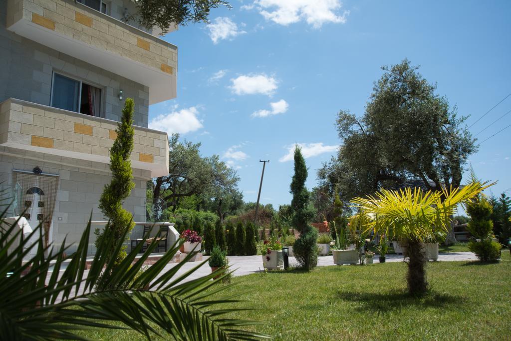 Vila Florika Hotel บอร์ช ภายนอก รูปภาพ