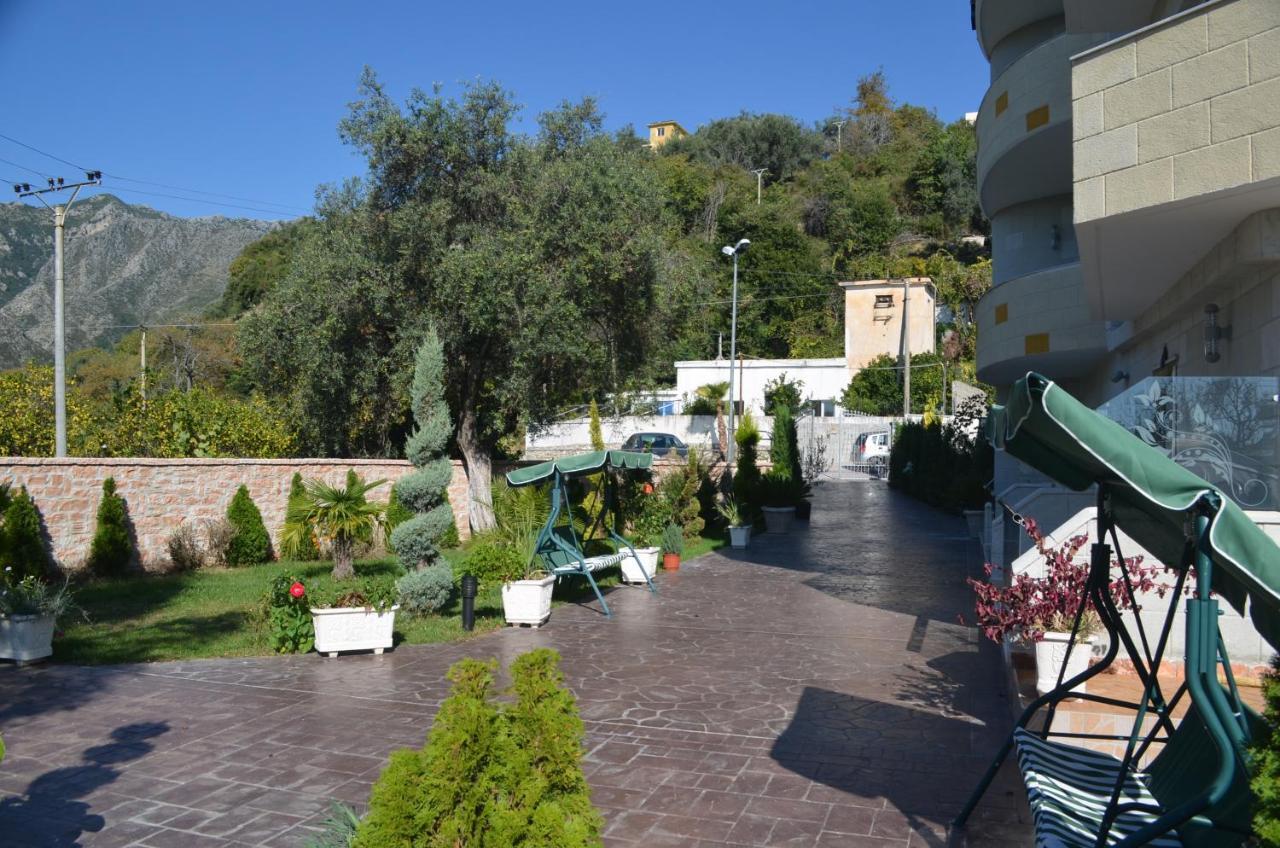Vila Florika Hotel บอร์ช ภายนอก รูปภาพ
